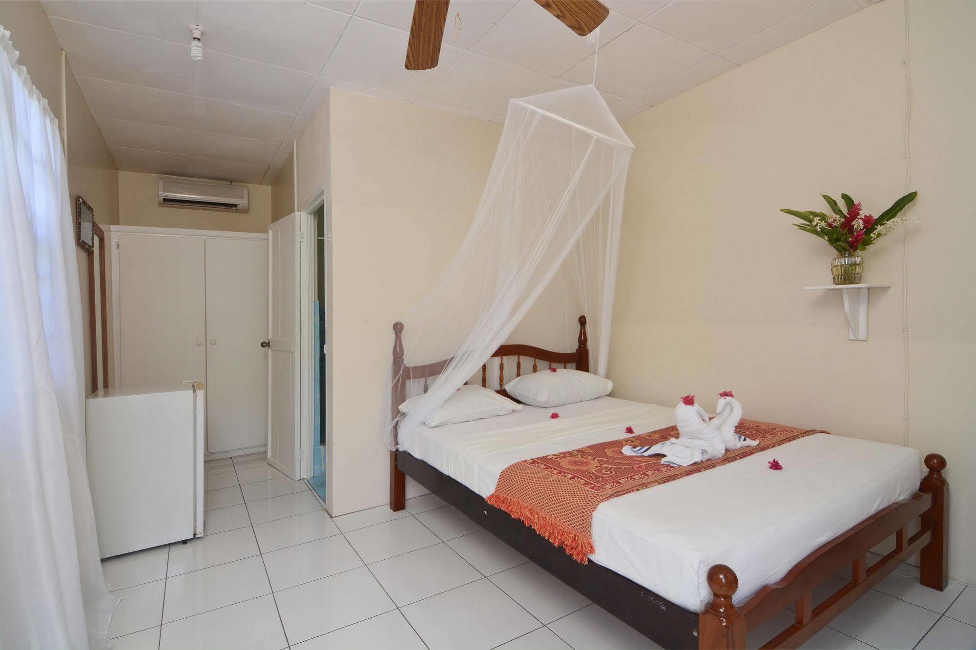 Keegans Beachside Bequia Island Exterior foto